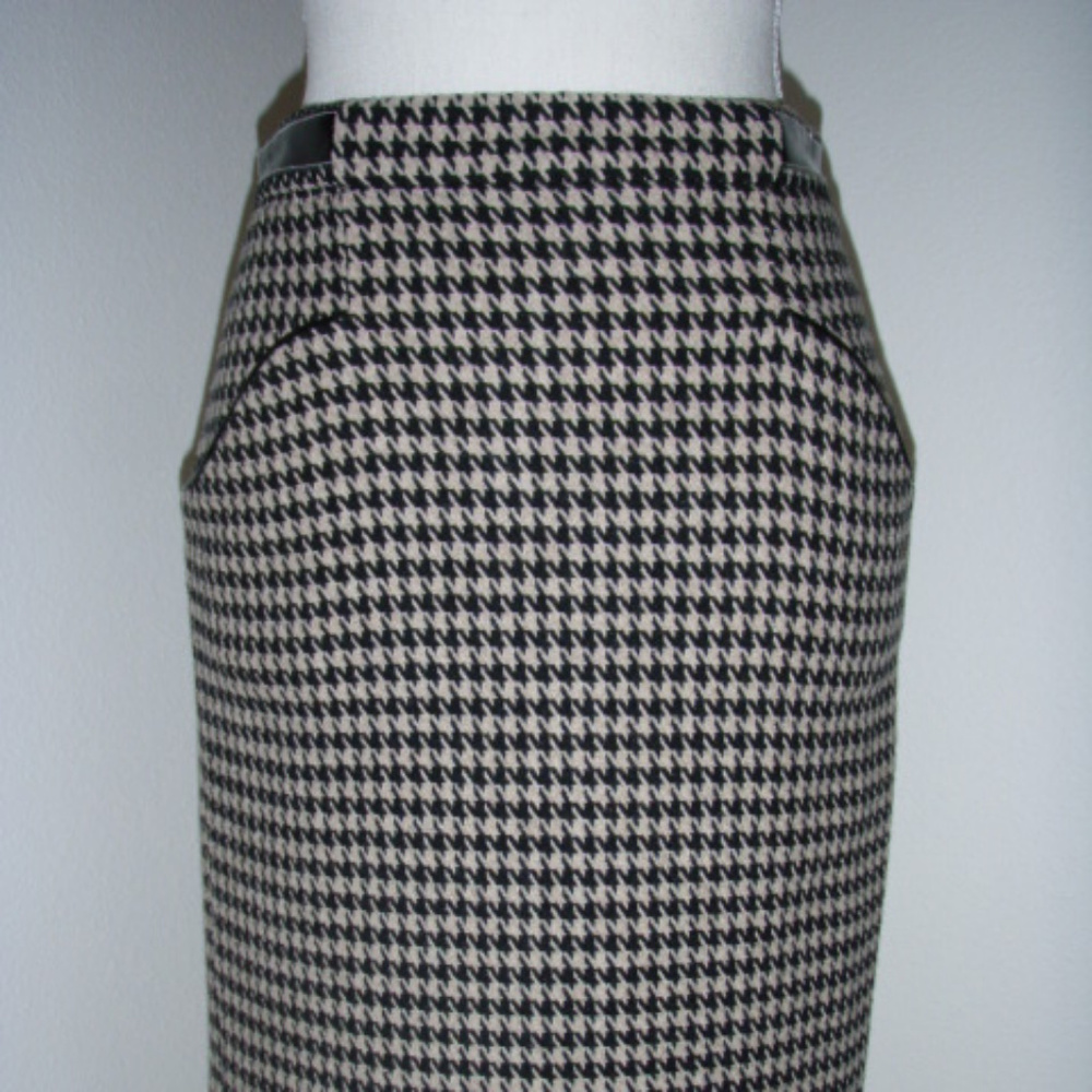 🎈Host Pick🎈Houndstooth Pencil Skirt with Black Patent trim